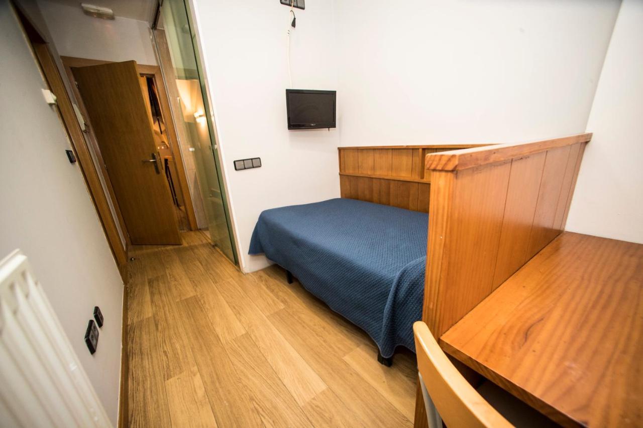 Hostal Caballeros Soria Exteriör bild