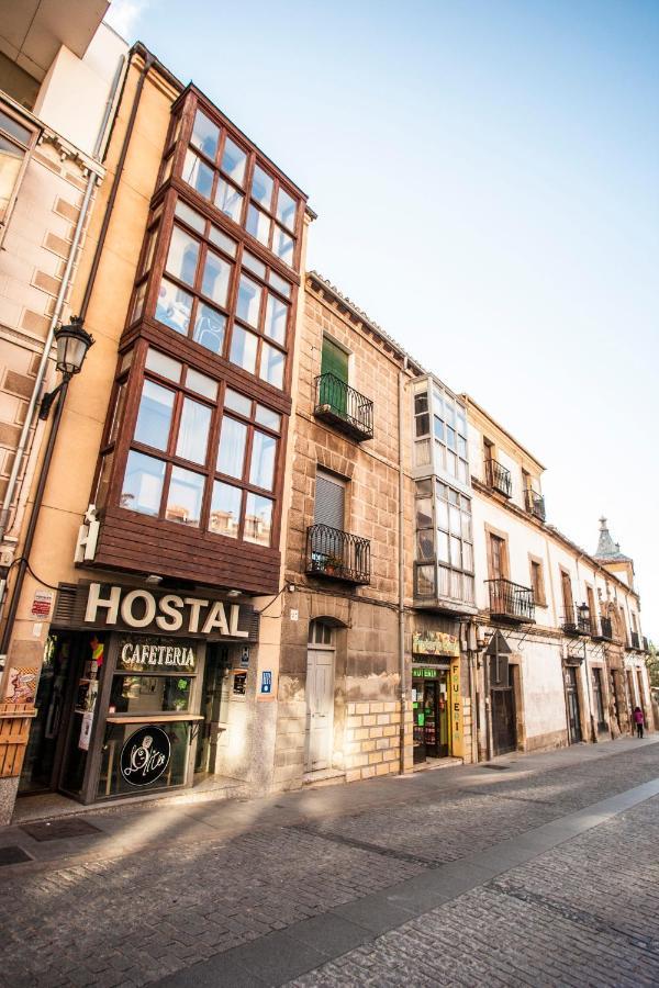 Hostal Caballeros Soria Exteriör bild