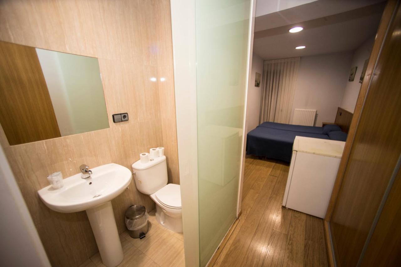 Hostal Caballeros Soria Exteriör bild