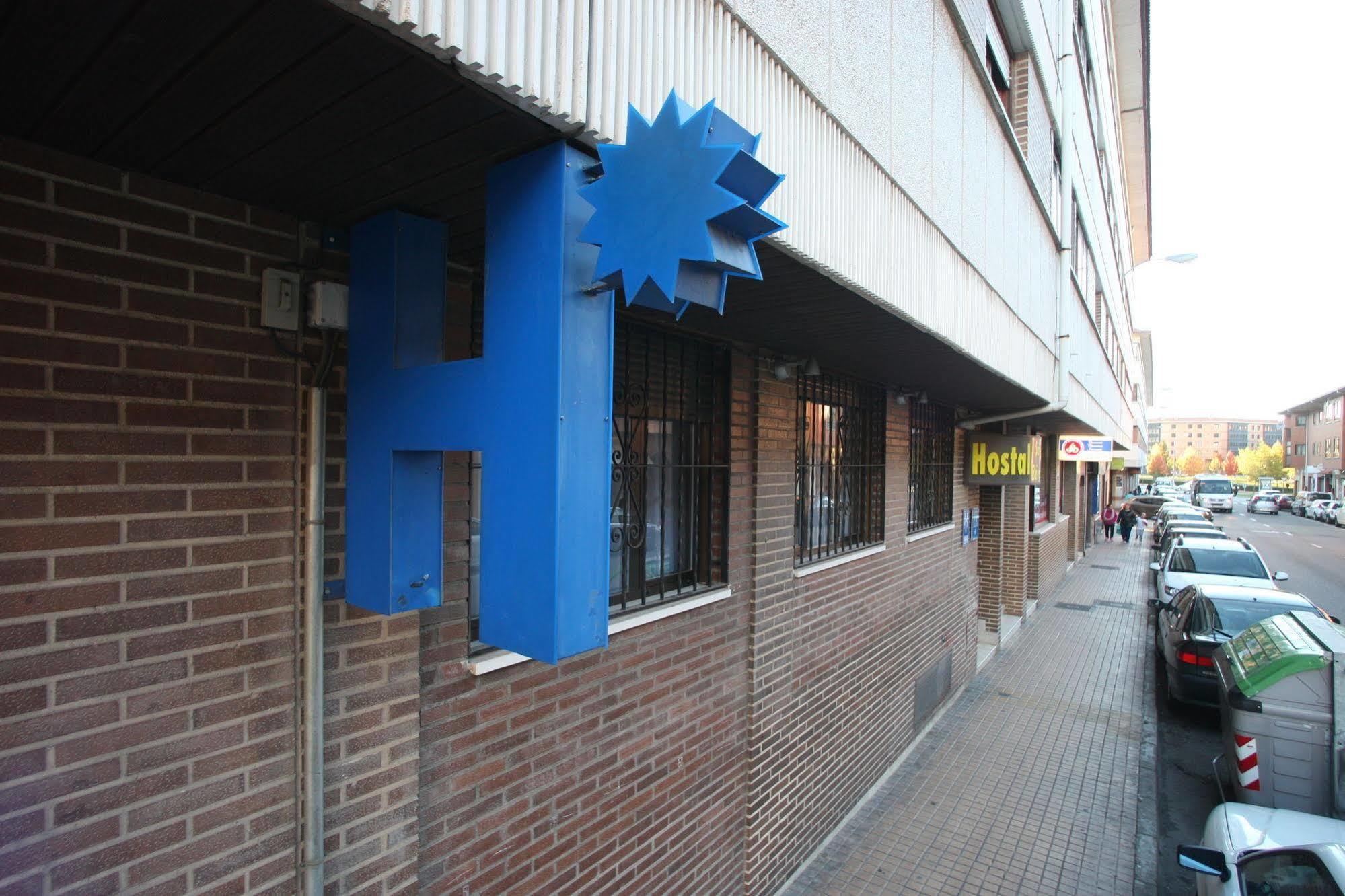 Hostal Caballeros Soria Exteriör bild