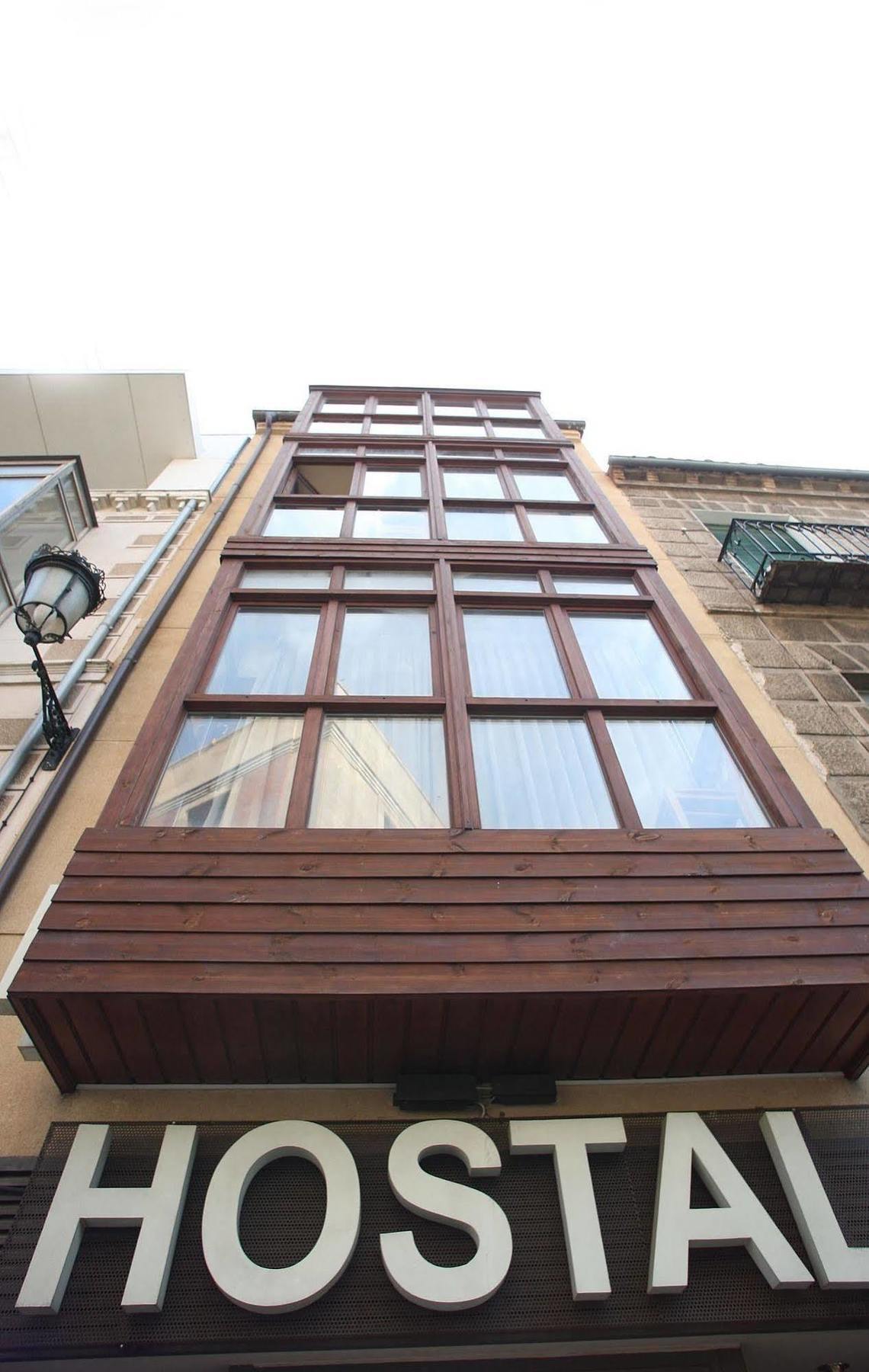 Hostal Caballeros Soria Exteriör bild