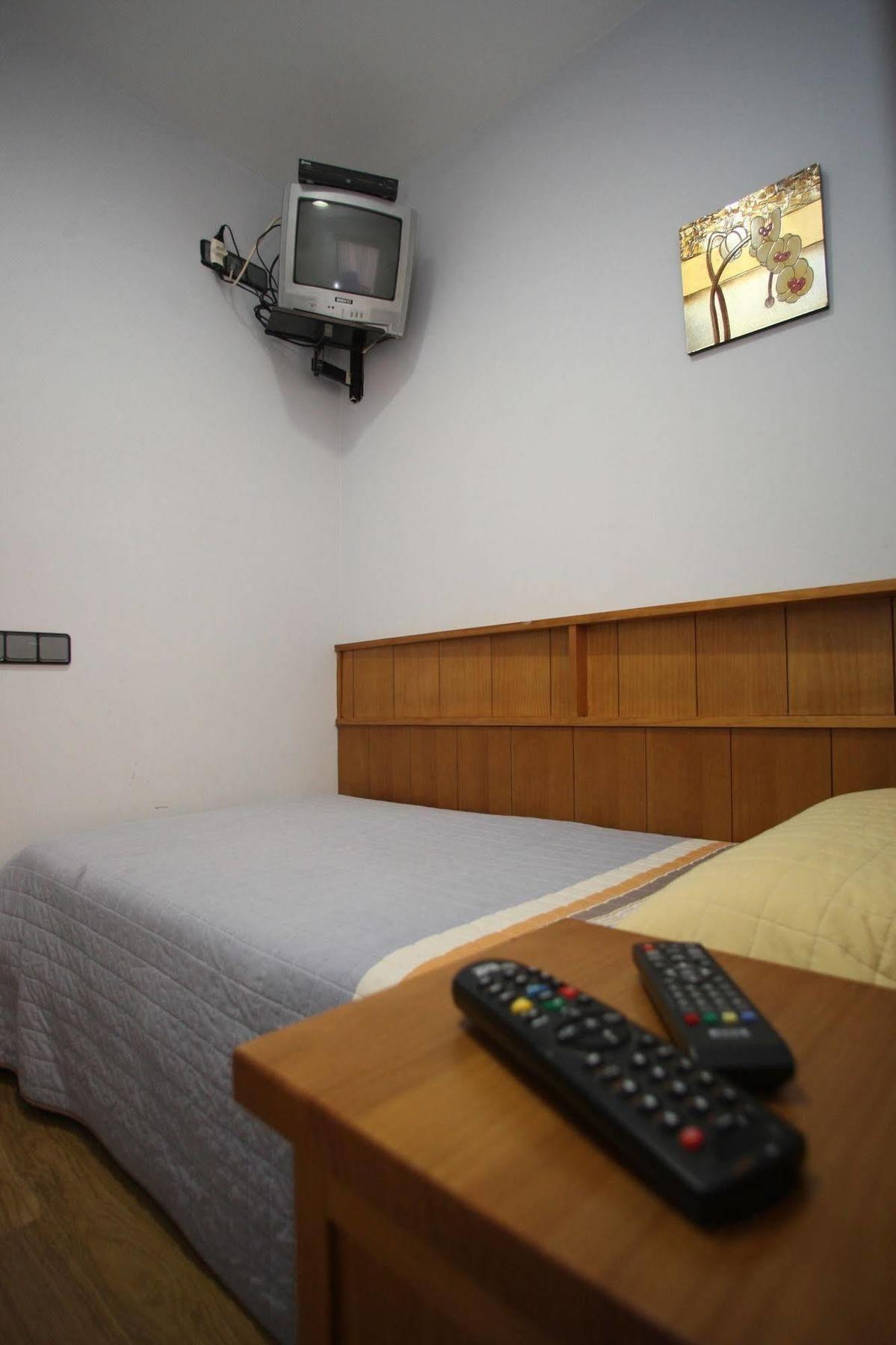 Hostal Caballeros Soria Exteriör bild