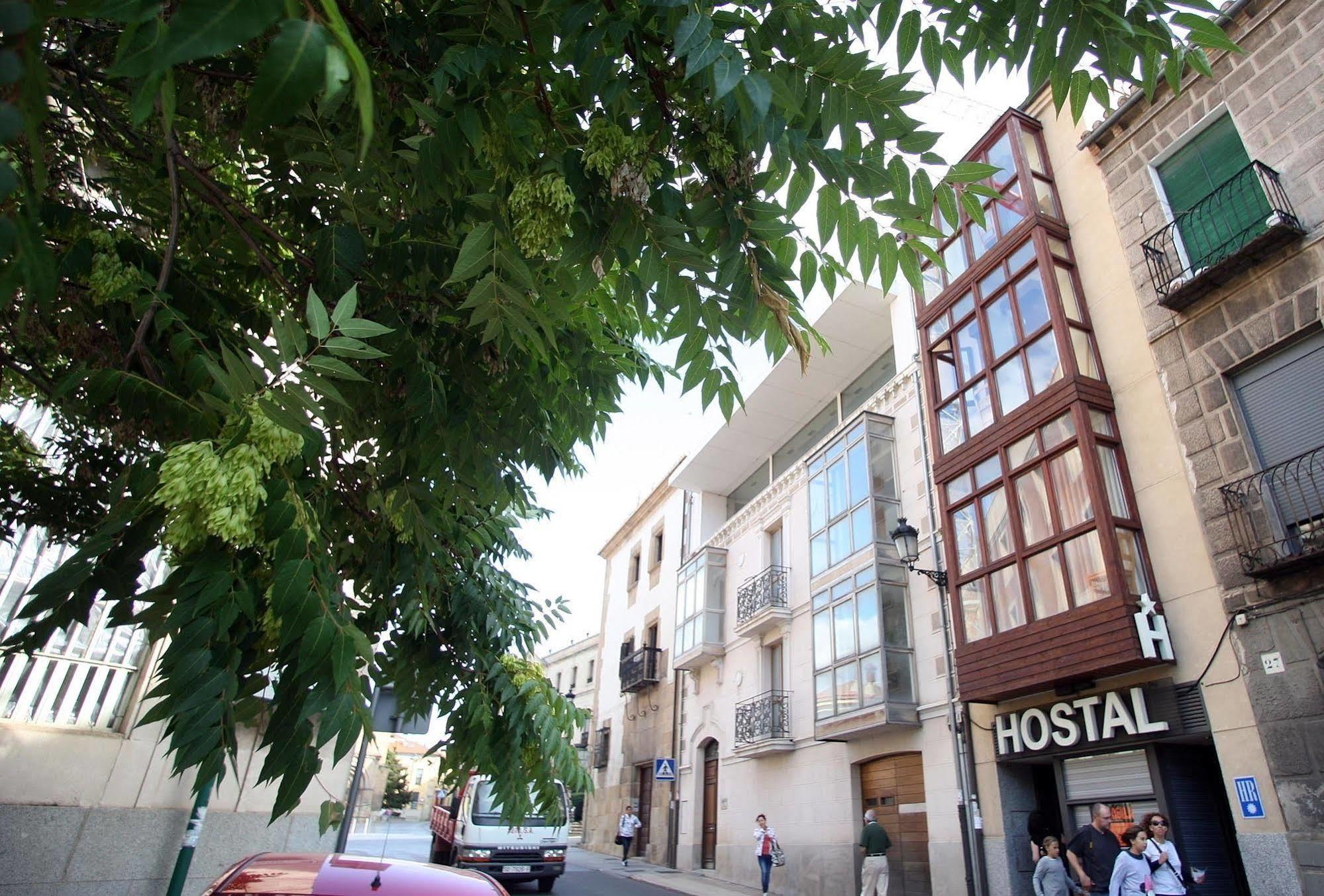Hostal Caballeros Soria Exteriör bild