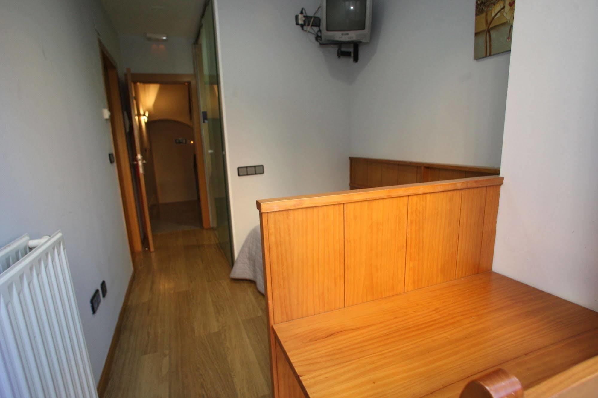 Hostal Caballeros Soria Exteriör bild